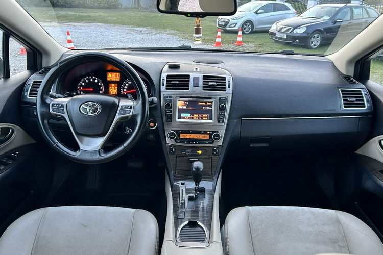 Toyota Avensis zdjęcie 9