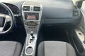 samochód osobowy Toyota zdjęcie 13