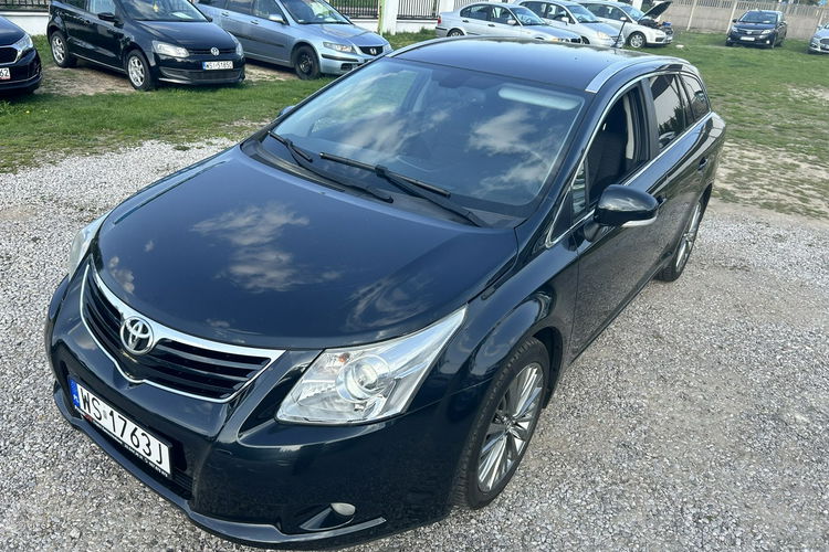 Toyota Avensis Super stan zdjęcie 17