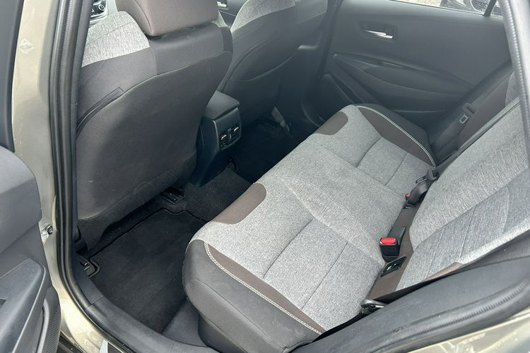 Toyota Corolla HYBRYDA zdjęcie 10