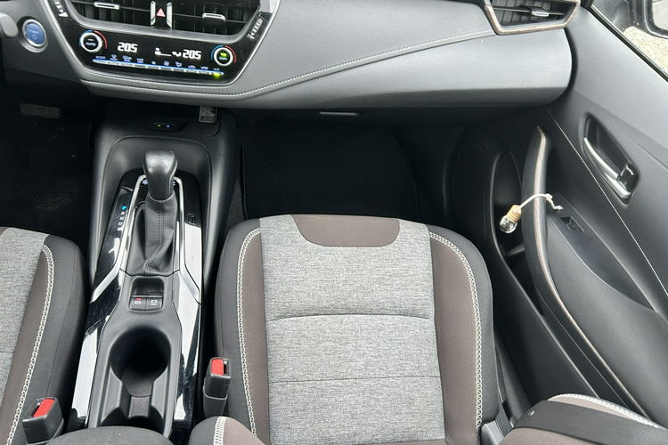 Toyota Corolla HYBRYDA zdjęcie 14