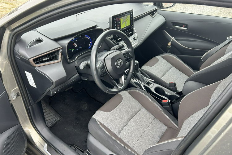 Toyota Corolla HYBRYDA zdjęcie 9