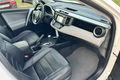 samochód osobowy Toyota zdjęcie 20
