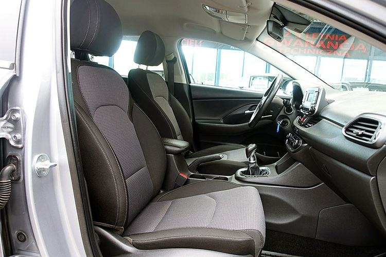 Hyundai i30 1, 5 16V LED+TEMPOMAT GWARANCJA 1WŁ Kraj Bezwypadkowy F23% 4x2 zdjęcie 9