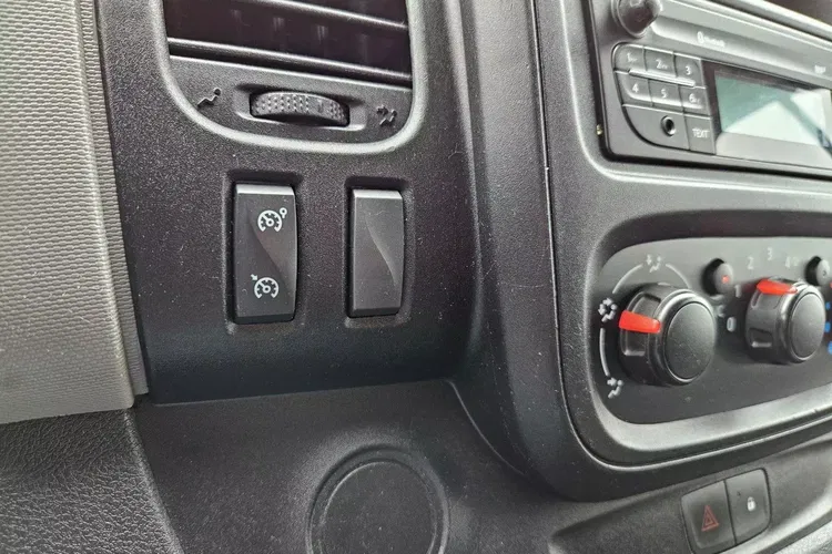 Renault Trafic Long 59900zł NETTO Brygadówka 6 osób 1.6dCi/120KM zdjęcie 24