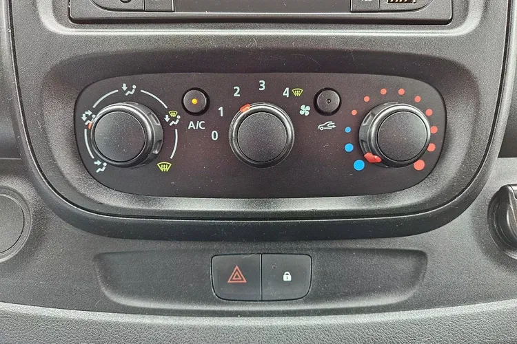 Renault Trafic Long 59900zł NETTO Brygadówka 6 osób 1.6dCi/120KM zdjęcie 25