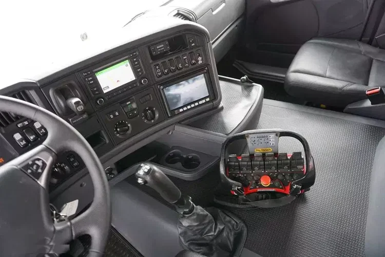 Scania G 400 / E 5 / 8 X 4 / 4 x 4 / WYWROTKA + HDS / TRIDEM / PALFINGER PK 26002 / MANUAL zdjęcie 9