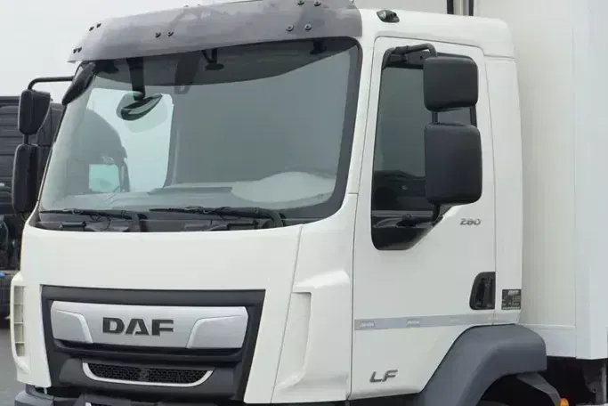 DAF LF / 260 / EURO 6 / CHŁODNIA + WINDA / 17 PALET / ŁAD. 7840 KG zdjęcie 39