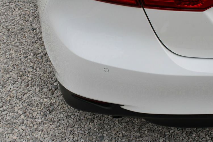 Toyota Camry 2.5 Hybrid e-CTV Comfort F-vat Kamera Gwarancja zdjęcie 11