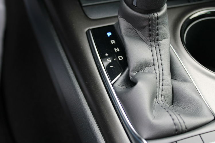 Toyota Camry 2.5 Hybrid e-CTV Comfort F-vat Kamera Gwarancja zdjęcie 24