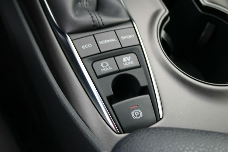 Toyota Camry 2.5 Hybrid e-CTV Comfort F-vat Kamera Gwarancja zdjęcie 25