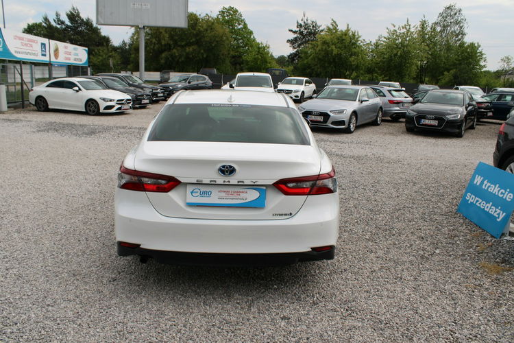 Toyota Camry 2.5 Hybrid e-CTV Comfort F-vat Kamera Gwarancja zdjęcie 6