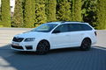 samochód osobowy Skoda zdjęcie 3