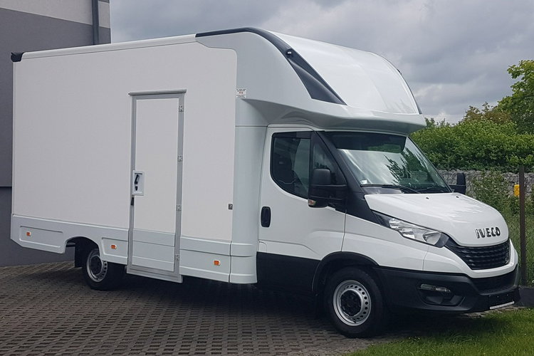 Iveco Daily KONTENER NISKOPODŁOGOWY 4.43x2.23x2.42 SKLEP BAR FOODTRUCK KAMPER AC zdjęcie 2