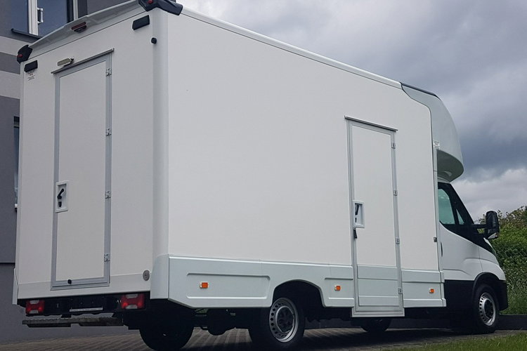 Iveco Daily KONTENER NISKOPODŁOGOWY 4.43x2.23x2.42 SKLEP BAR FOODTRUCK KAMPER AC zdjęcie 29