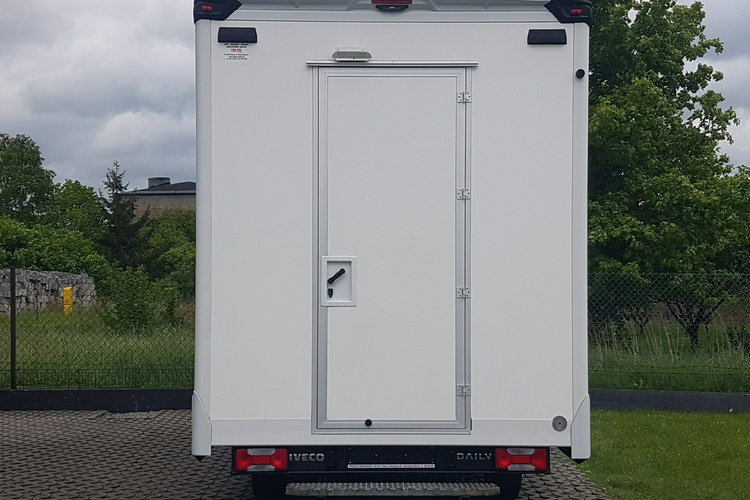 Iveco Daily KONTENER NISKOPODŁOGOWY 4.43x2.23x2.42 SKLEP BAR FOODTRUCK KAMPER AC zdjęcie 16