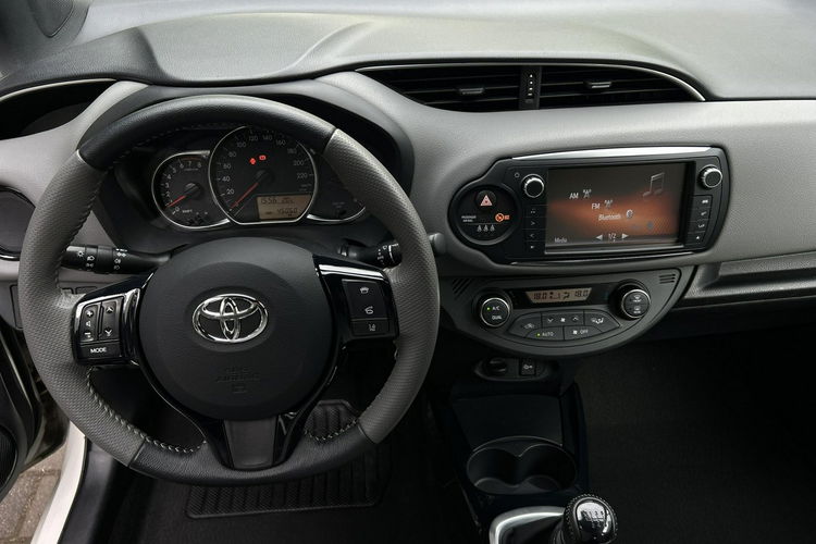 Toyota Yaris 1.33 VVTi 99KM SELECTION, salon Polska, gwarancja zdjęcie 17