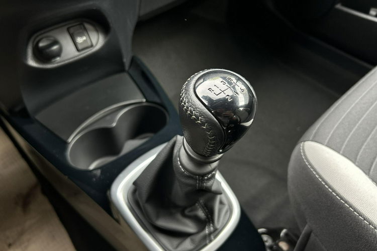 Toyota Yaris 1.33 VVTi 99KM SELECTION, salon Polska, gwarancja zdjęcie 19