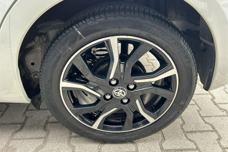 Toyota Yaris 1.33 VVTi 99KM SELECTION, salon Polska, gwarancja zdjęcie 28