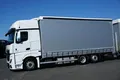 samochód ciężarowy Mercedes zdjęcie 32