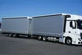 samochód ciężarowy Mercedes zdjęcie 4
