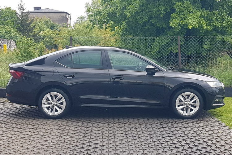 Skoda Octavia 1, 5 TSI AMBITION HATCHBACK 5 DRZWI KLIMATRONIK TEMPOMAT KRAJOWY zdjęcie 12
