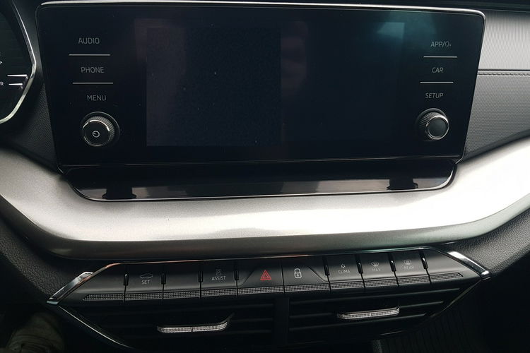 Skoda Octavia 1, 5 TSI AMBITION HATCHBACK 5 DRZWI KLIMATRONIK TEMPOMAT KRAJOWY zdjęcie 26