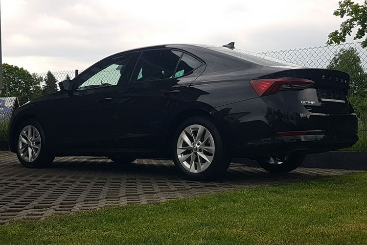 Skoda Octavia 1, 5 TSI AMBITION HATCHBACK 5 DRZWI KLIMATRONIK TEMPOMAT KRAJOWY zdjęcie 28