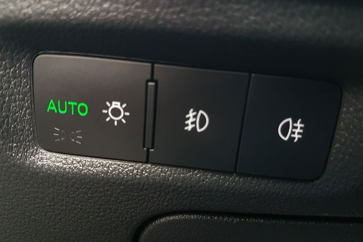 Skoda Octavia 1, 5 TSI AMBITION HATCHBACK 5 DRZWI KLIMATRONIK TEMPOMAT KRAJOWY zdjęcie 31