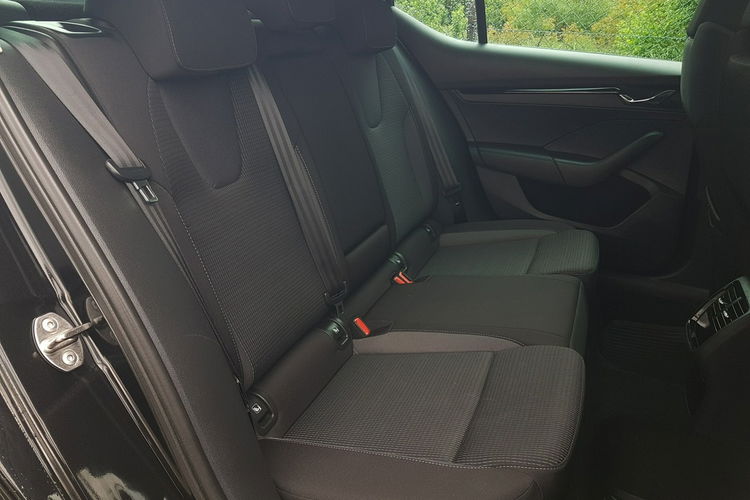 Skoda Octavia 1, 5 TSI AMBITION HATCHBACK 5 DRZWI KLIMATRONIK TEMPOMAT KRAJOWY zdjęcie 17