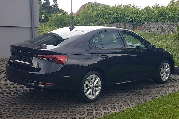 Skoda Octavia 1, 5 TSI AMBITION HATCHBACK 5 DRZWI KLIMATRONIK TEMPOMAT KRAJOWY zdjęcie 4