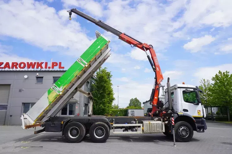 Mercedes Arocs 2633 6x4 / HDS 5, 5 t Fassi F135 / Wywrotka 15 EPAL zdjęcie 4