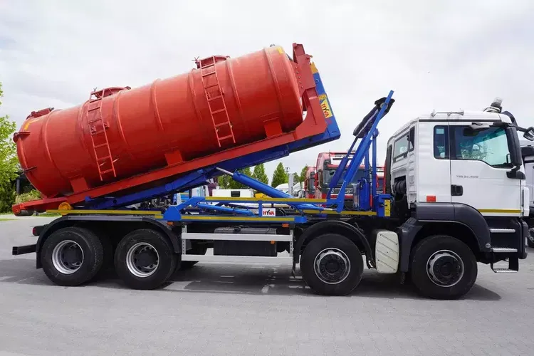MAN TGS 35.400 8×4/ Hakowiec HYVA LIFT 32.56 SE / Beczka Asenizacyjna 13000 l zdjęcie 19