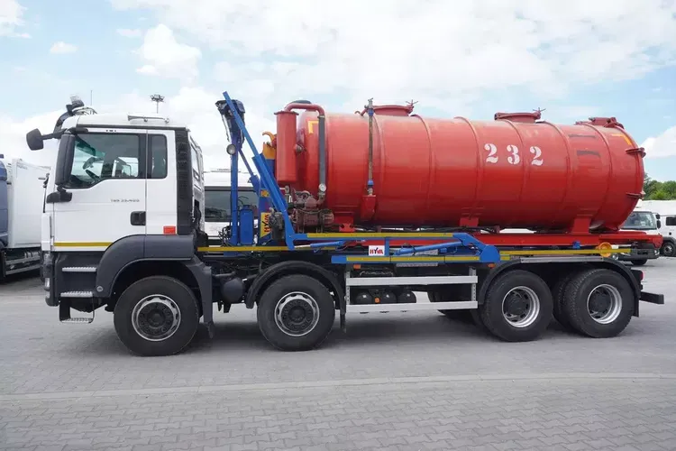 MAN TGS 35.400 8×4/ Hakowiec HYVA LIFT 32.56 SE / Beczka Asenizacyjna 13000 l zdjęcie 9