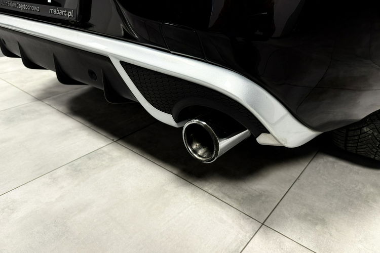 Volvo V40 2.0 Drive-E D3 150KM R -DESIGN Automat Navi GPS Sportsitze ALU19 BLACK zdjęcie 15