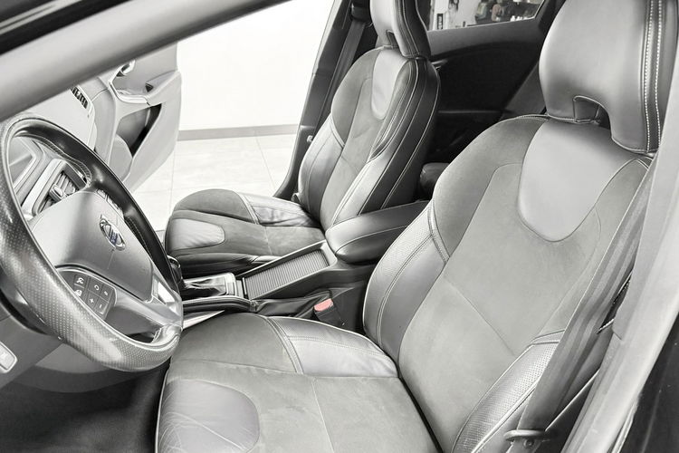 Volvo V40 2.0 Drive-E D3 150KM R -DESIGN Automat Navi GPS Sportsitze ALU19 BLACK zdjęcie 26