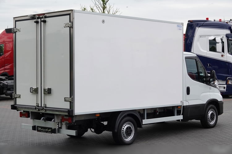 Iveco DAILY /HI-MATIC / CHŁODNIA / AGREGAT CARRIER / FOTEL PNEUMATYCZNY / DMC: 3500 KG / 2021 ROK zdjęcie 9