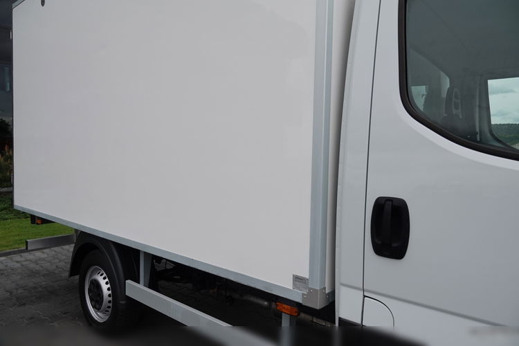 Iveco DAILY /HI-MATIC / CHŁODNIA / AGREGAT CARRIER / FOTEL PNEUMATYCZNY / DMC: 3500 KG / 2021 ROK zdjęcie 17