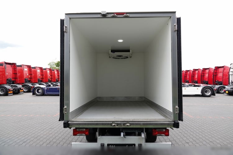 Iveco DAILY /HI-MATIC / CHŁODNIA / AGREGAT CARRIER / FOTEL PNEUMATYCZNY / DMC: 3500 KG / 2021 ROK zdjęcie 18