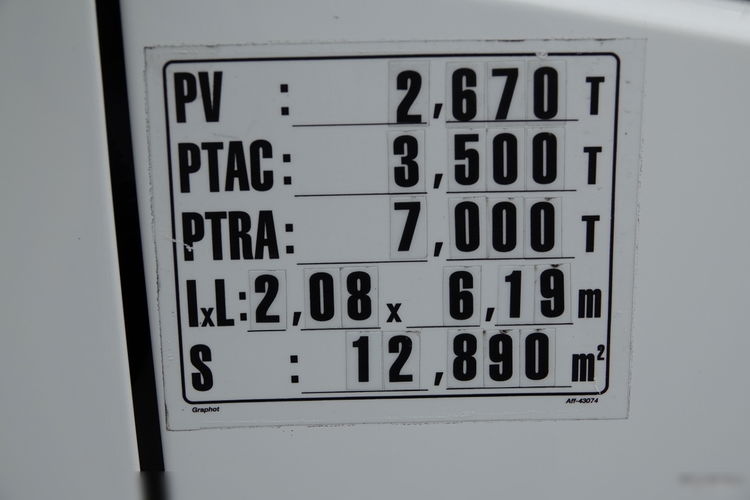 Iveco DAILY /HI-MATIC / CHŁODNIA / AGREGAT CARRIER / FOTEL PNEUMATYCZNY / DMC: 3500 KG / 2021 ROK zdjęcie 25