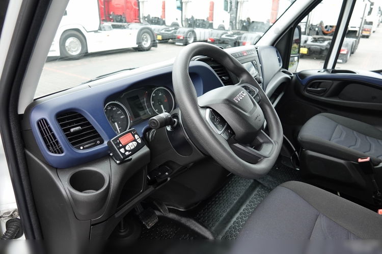 Iveco DAILY /HI-MATIC / CHŁODNIA / AGREGAT CARRIER / FOTEL PNEUMATYCZNY / DMC: 3500 KG / 2021 ROK zdjęcie 28