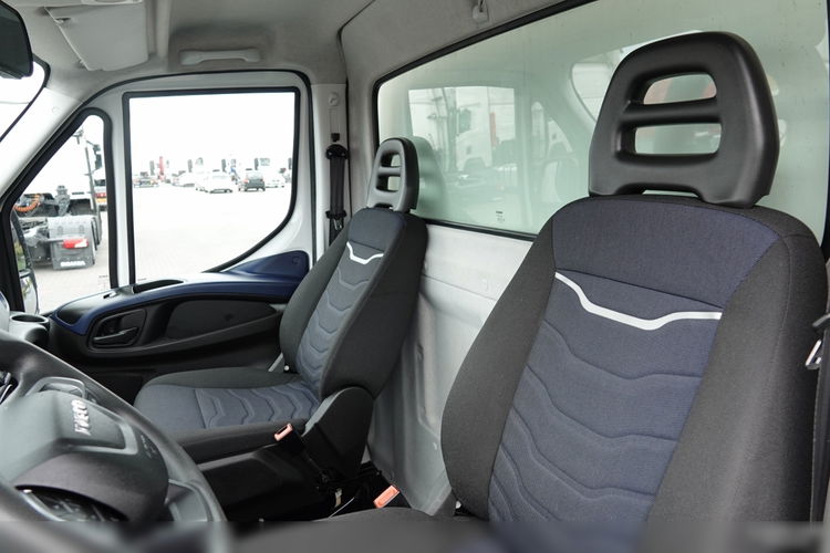 Iveco DAILY /HI-MATIC / CHŁODNIA / AGREGAT CARRIER / FOTEL PNEUMATYCZNY / DMC: 3500 KG / 2021 ROK zdjęcie 29