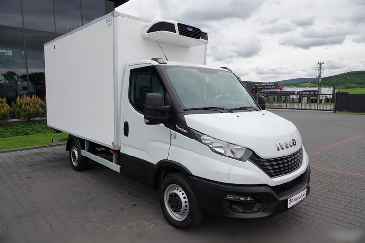Iveco DAILY /HI-MATIC / CHŁODNIA / AGREGAT CARRIER / FOTEL PNEUMATYCZNY / DMC: 3500 KG / 2021 ROK zdjęcie 3