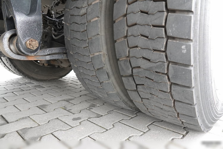 Scania G 360 / 6X2 / LAWETA / POMOC DROGOWA / OŚ SKRĘTNA I PODNOSZONA / NAJAZDY HYDRAULICZNE / WCIĄGARKA / SPROWADZONY zdjęcie 35