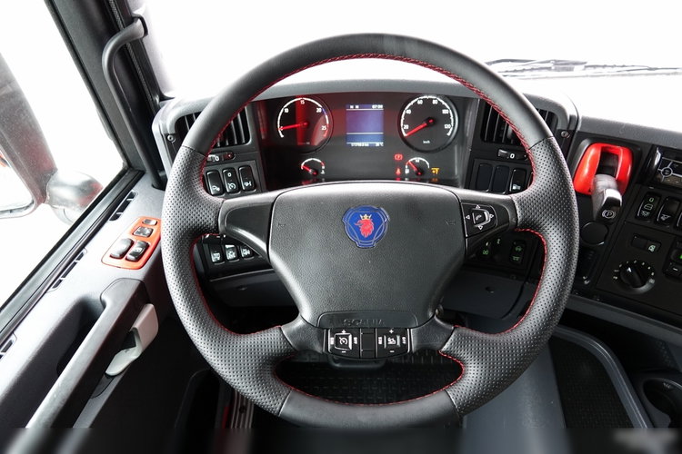 Scania G 360 / 6X2 / LAWETA / POMOC DROGOWA / OŚ SKRĘTNA I PODNOSZONA / NAJAZDY HYDRAULICZNE / WCIĄGARKA / SPROWADZONY zdjęcie 43