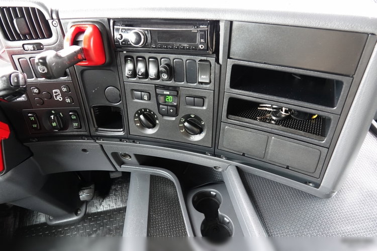 Scania G 360 / 6X2 / LAWETA / POMOC DROGOWA / OŚ SKRĘTNA I PODNOSZONA / NAJAZDY HYDRAULICZNE / WCIĄGARKA / SPROWADZONY zdjęcie 45