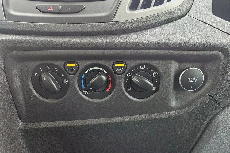 Ford transit L2H2 54999zł NETTO 2.0 TdCi/131KM zdjęcie 38