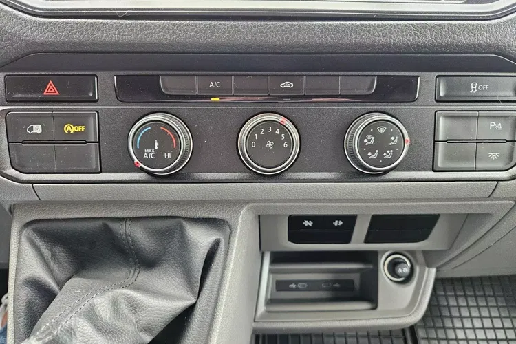 Volkswagen Crafter L3H2 109900zł NETTO Brygadówka 7 osób 2.0TDi/140KM zdjęcie 27