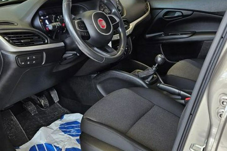 Fiat Tipo 1.4 95KM Niski przebieg zdjęcie 10