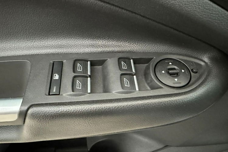 Ford Kuga Pewne Auto , Niski Przebieg, Panoramiczny Dach, Hak, euro 6 GWARANCJA zdjęcie 18